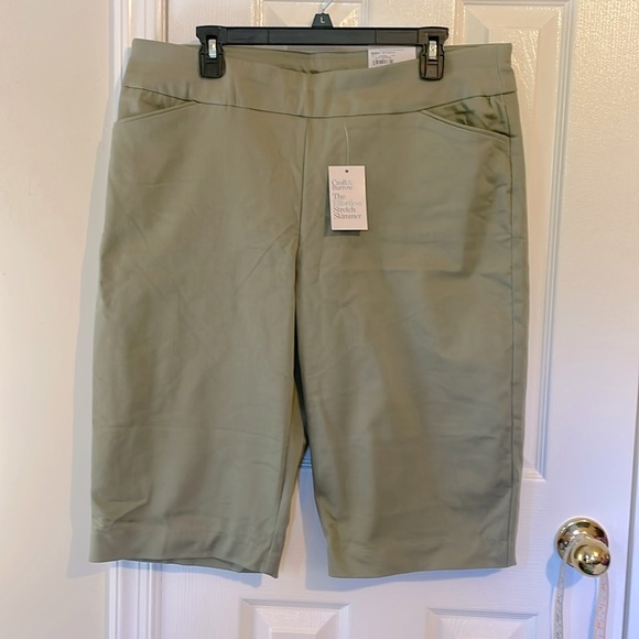 Croft & Barrow Women’s Green Stretch Bermuda Shorts, Size 16 Regular - Picture 1 of 9
